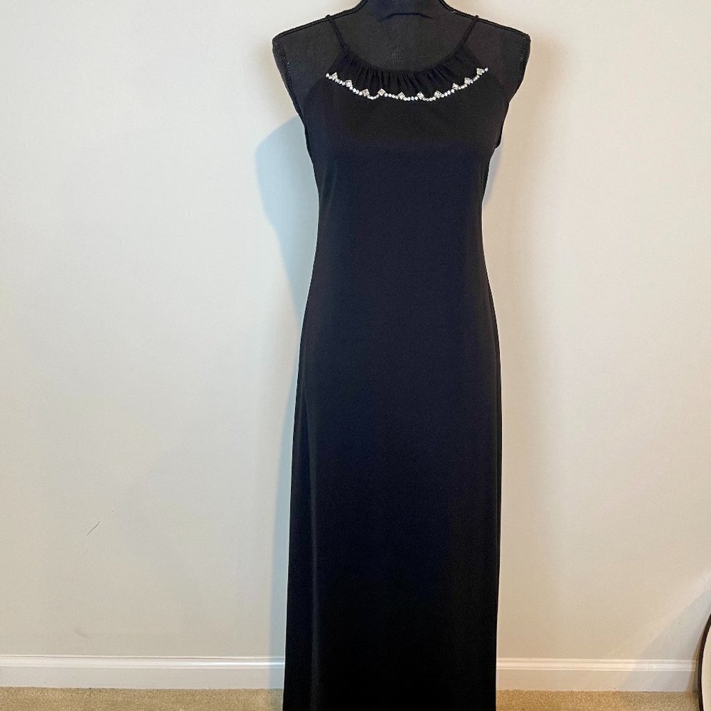 Ever Beauty Women's Black Gown Size 12